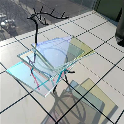 กระจกไดโครอิคที่มีลวดลาย